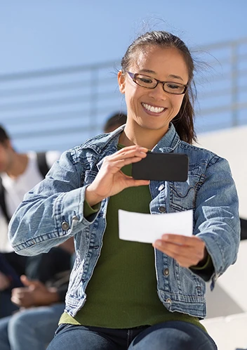 L3_checking-savings_family_banking_section3_iStock-166641035_jpg